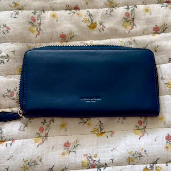 Coach Bazooka Bubble Gum Wallet - Picture 3 of 3